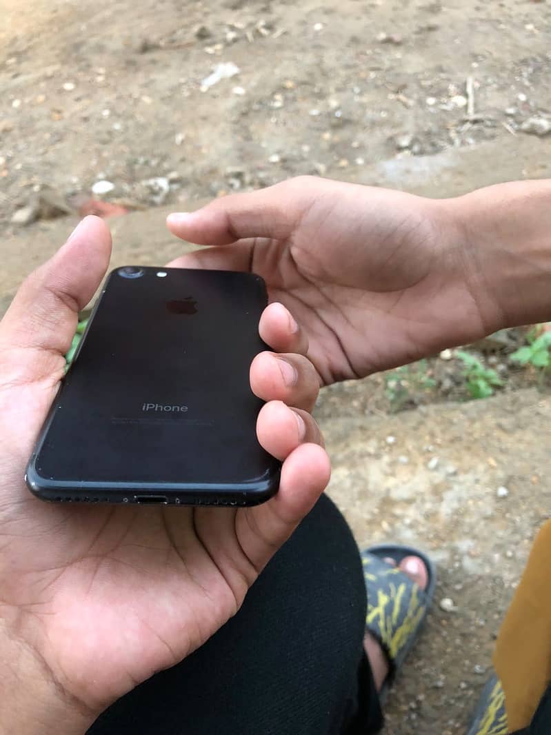 Apple iPhone 7 18