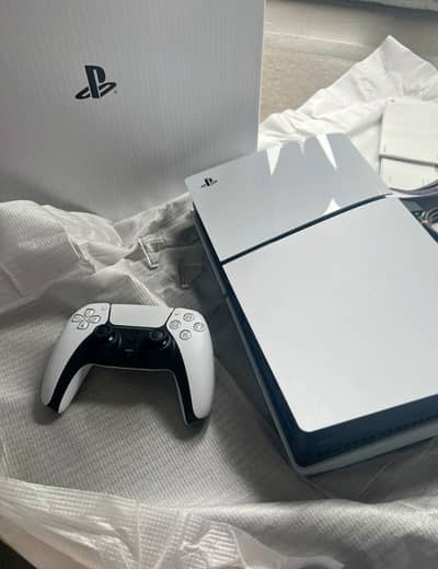 SELLING MY BRAND NEW PS5 Digital Edition