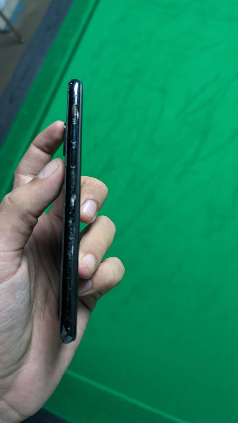 Apple iPhone X 3