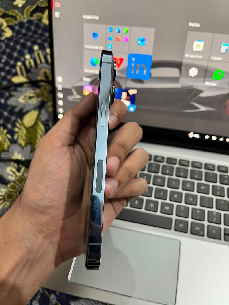 Apple iPhone 13 Pro 3