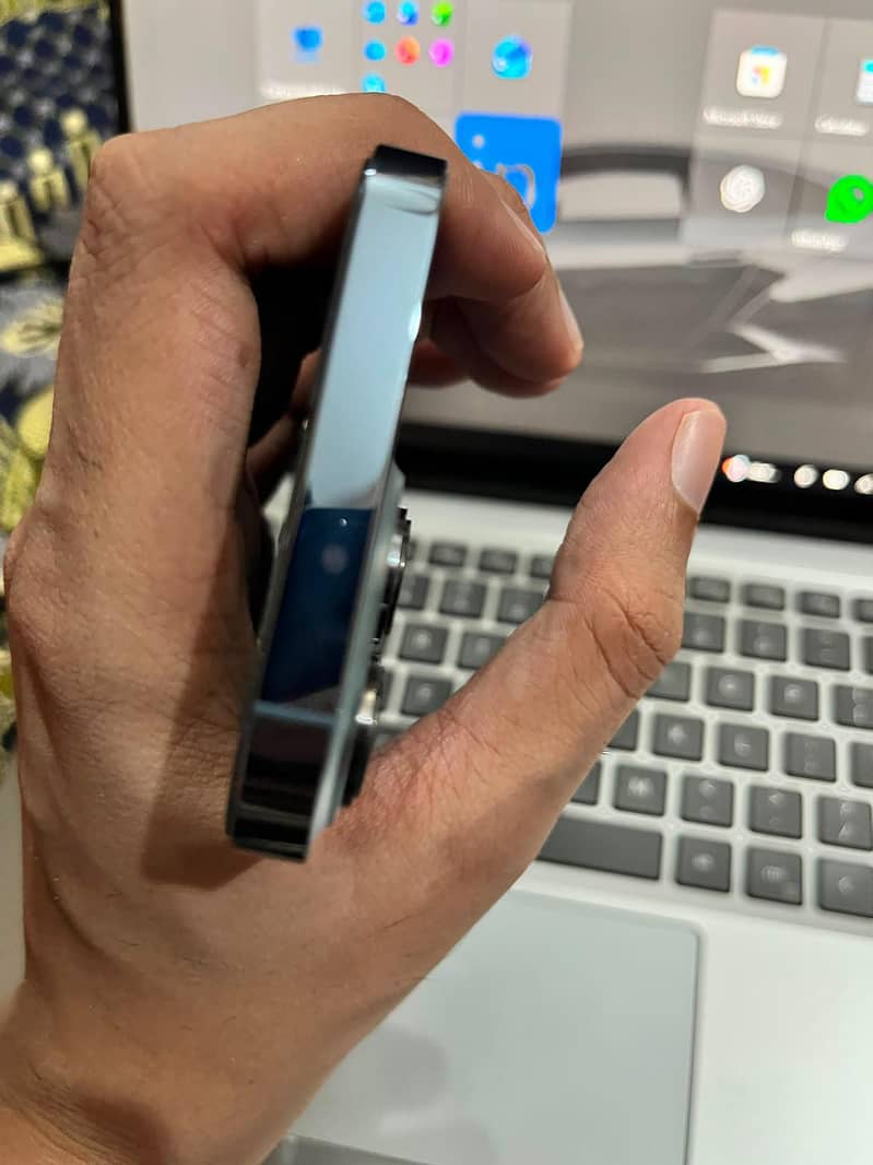 Apple iPhone 13 Pro 4