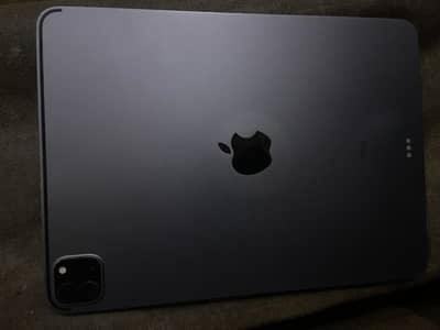 iPad. pro m1 3rd gen 256 Gb