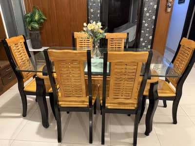 6 seater dining table.