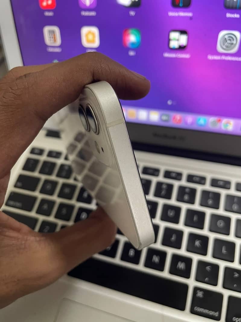 Apple iPhone 12 1