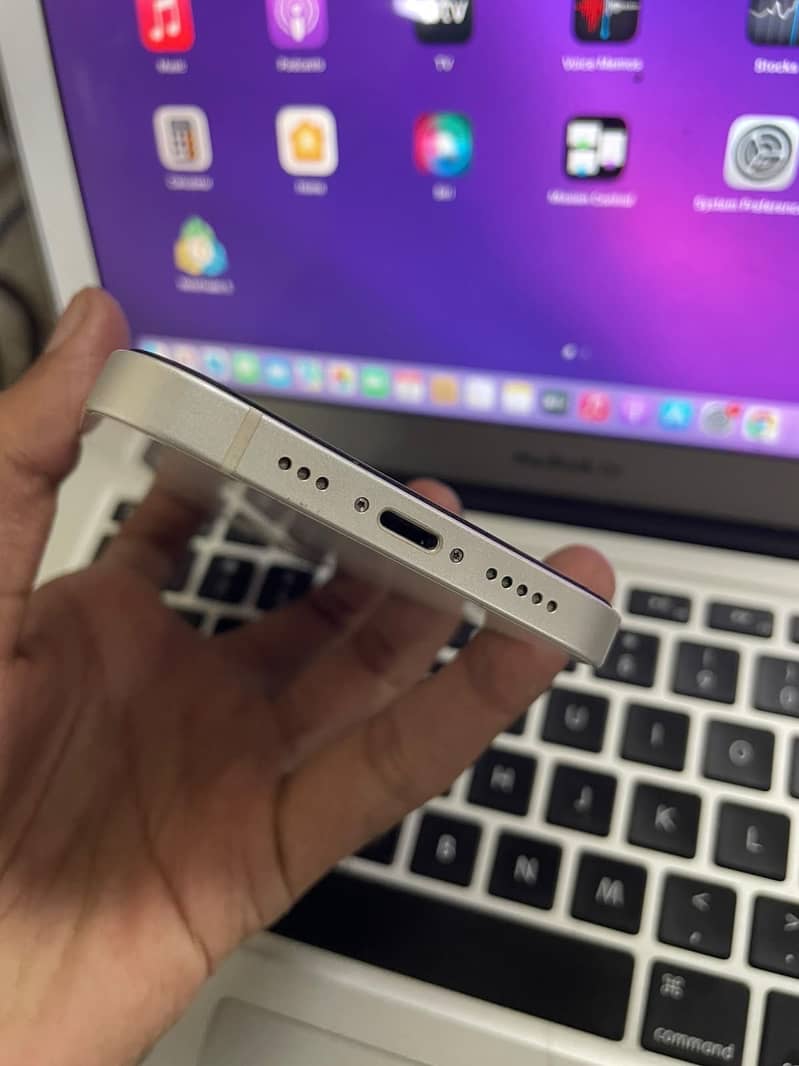 Apple iPhone 12 5