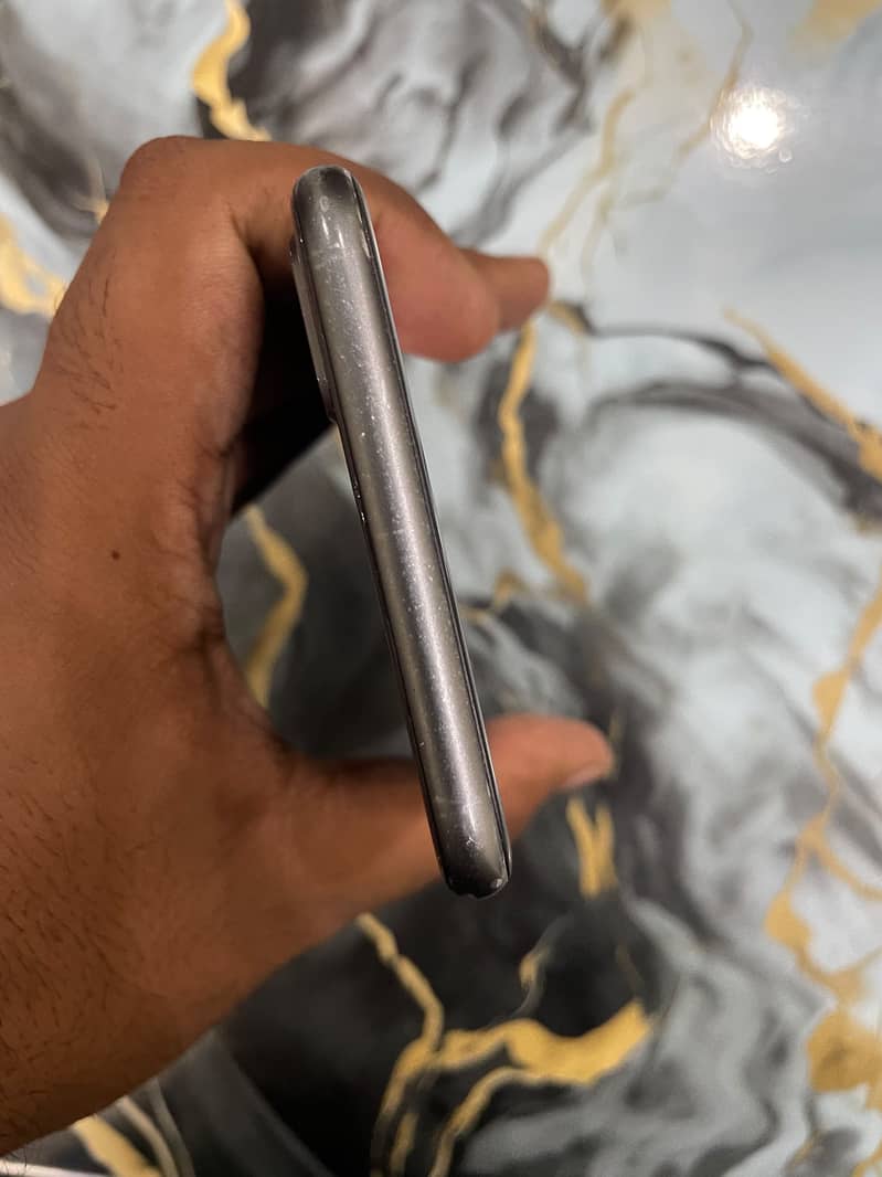 Apple iPhone 8 Plus 1
