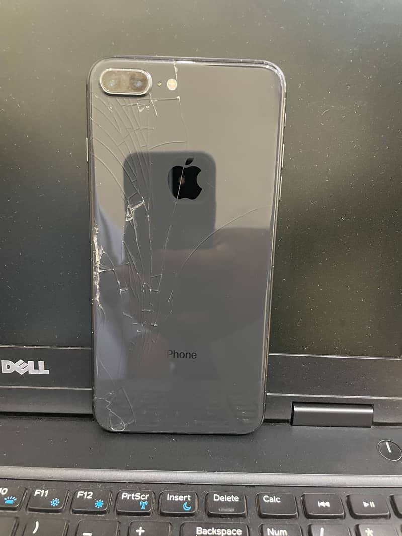 Apple iPhone 8 Plus 2