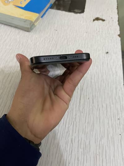 Apple iPhone 15