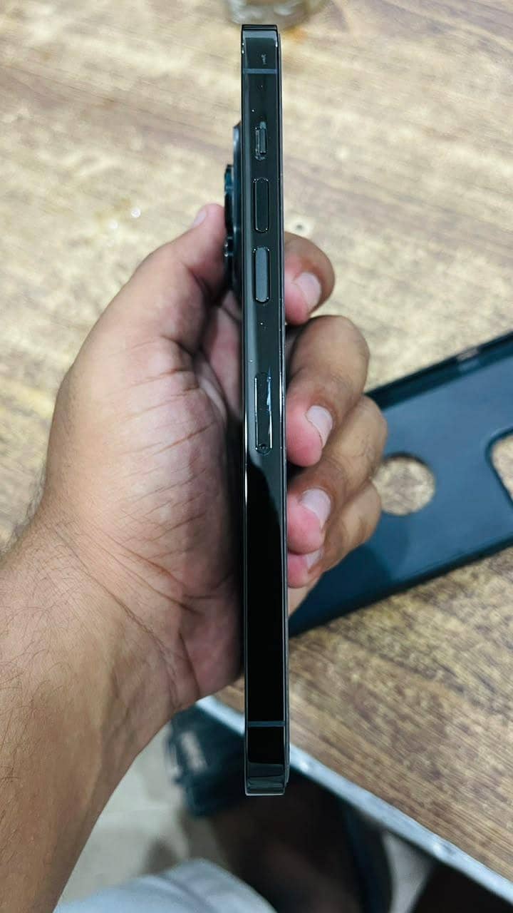 Iphone 14pro max 2