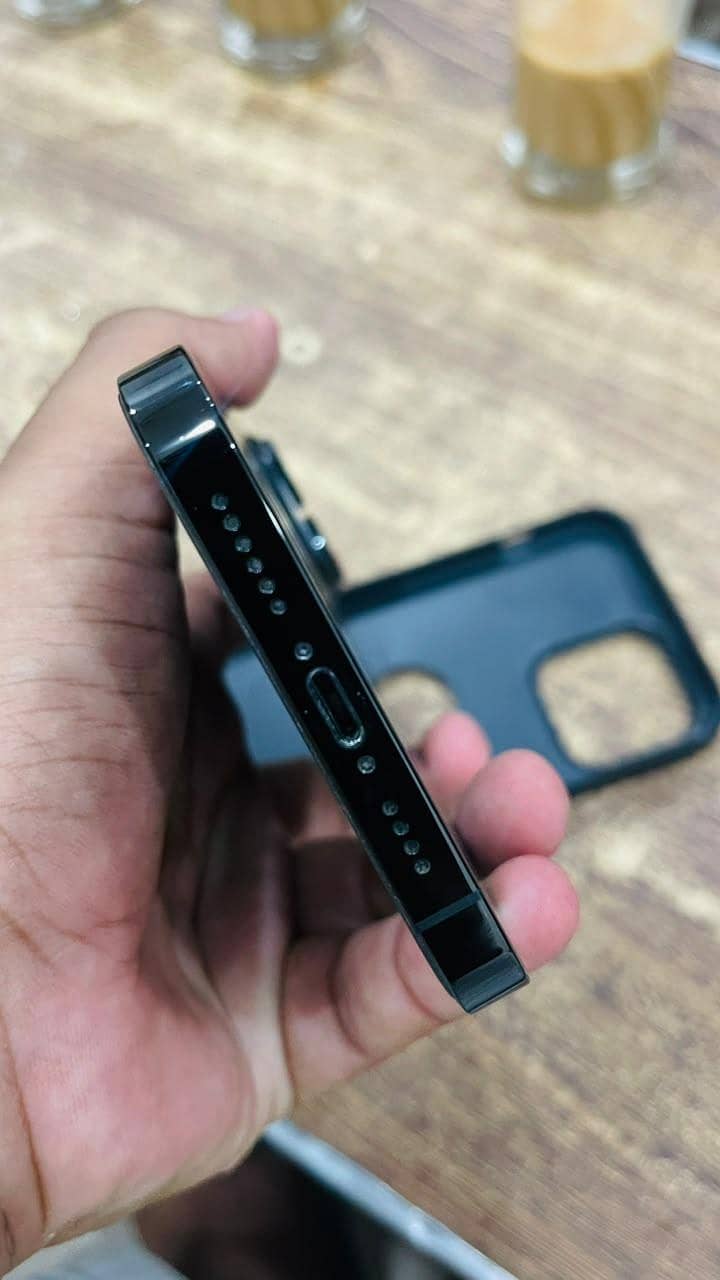 Iphone 14pro max 3
