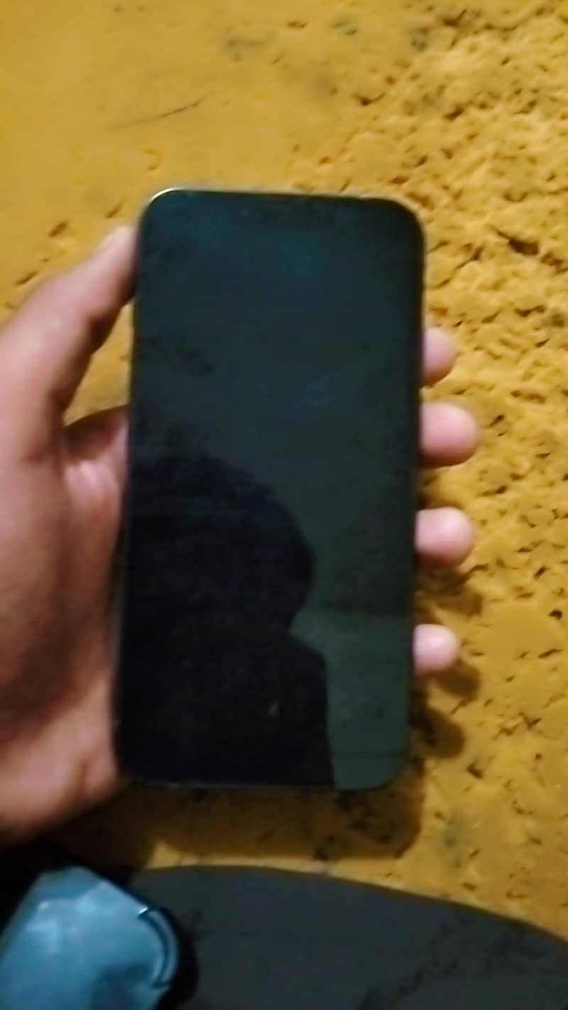Apple iPhone 13 1