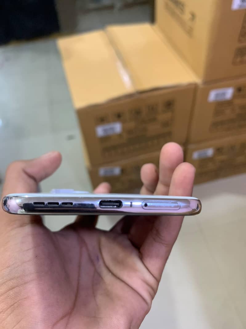 Tecno spark 40 pro plus 4