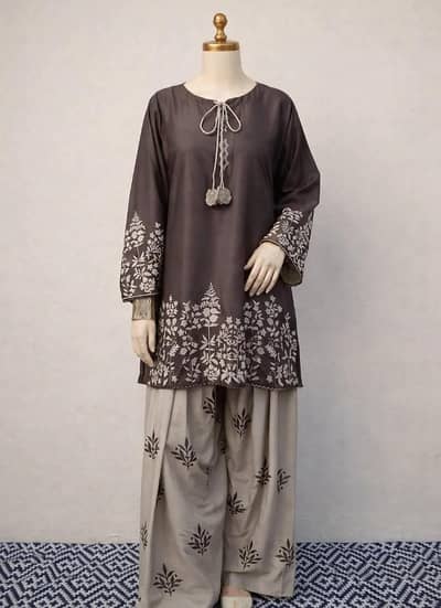 brand ed suit stitched ready to wear