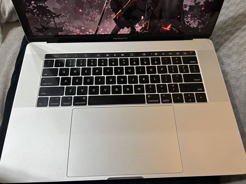 MacBook pro 2017 model 1