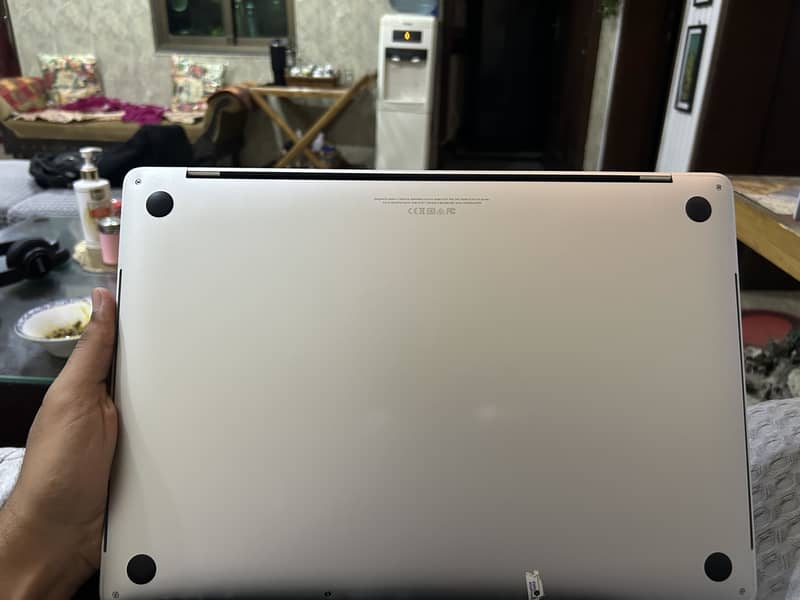 MacBook pro 2017 model 3