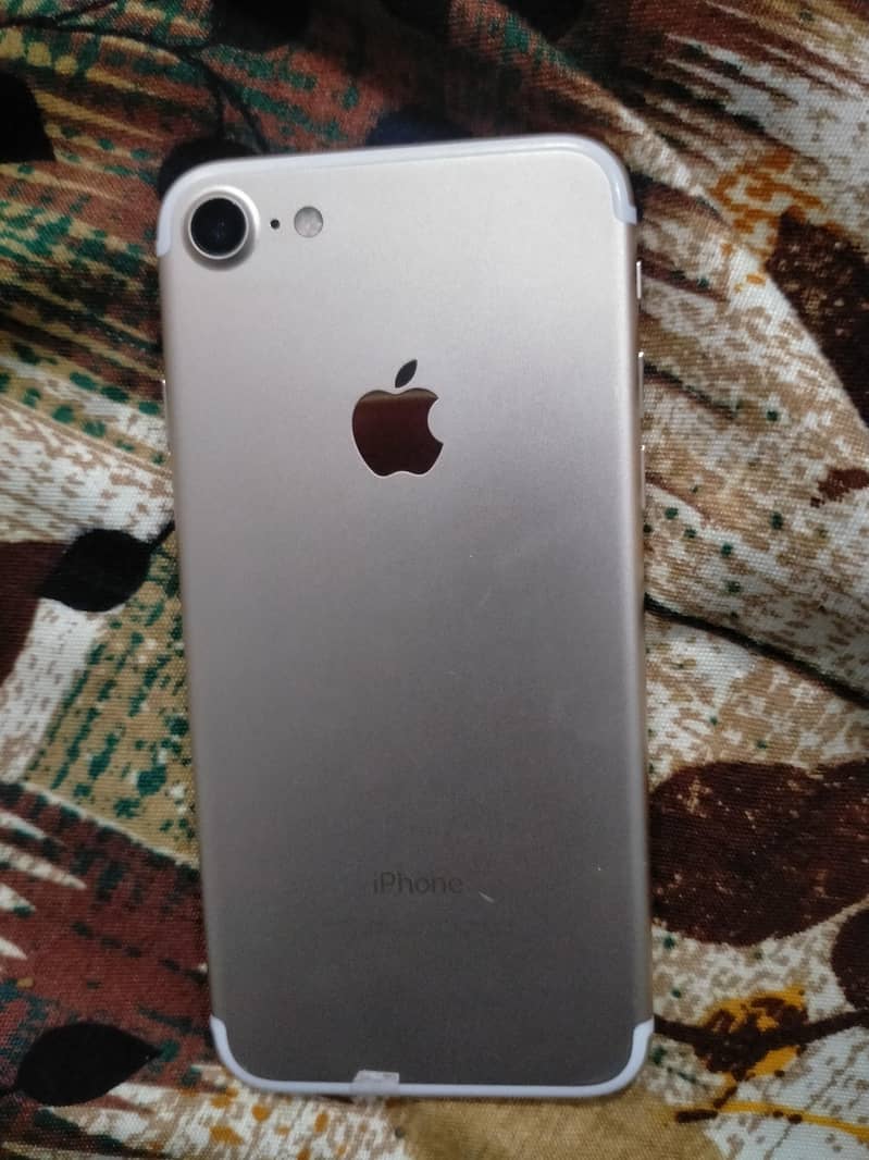 Apple iPhone 7 1