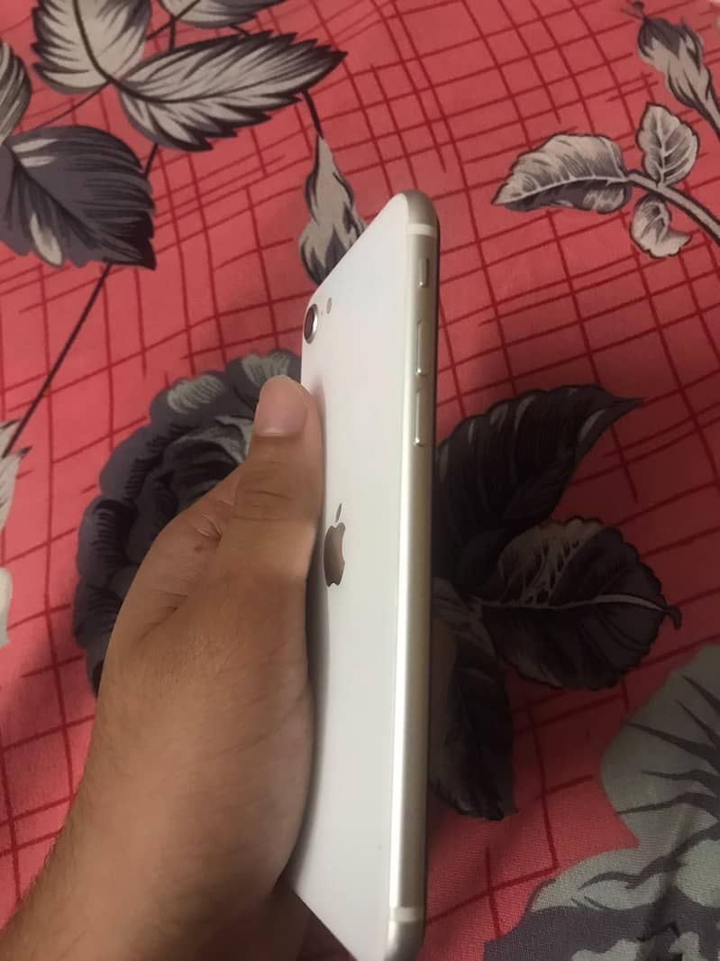 iPhone se 2 3