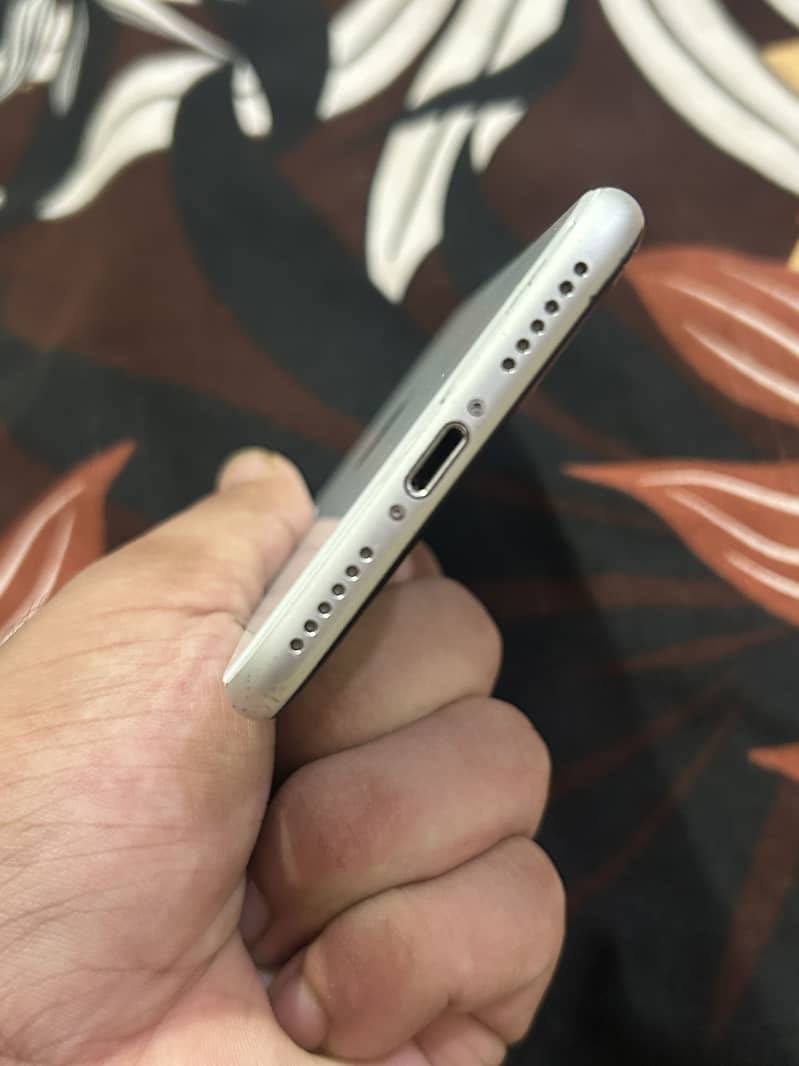 Apple iPhone SE 6