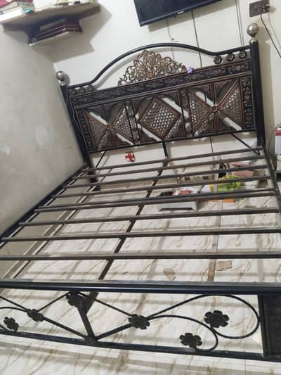 Iron Bed King Size