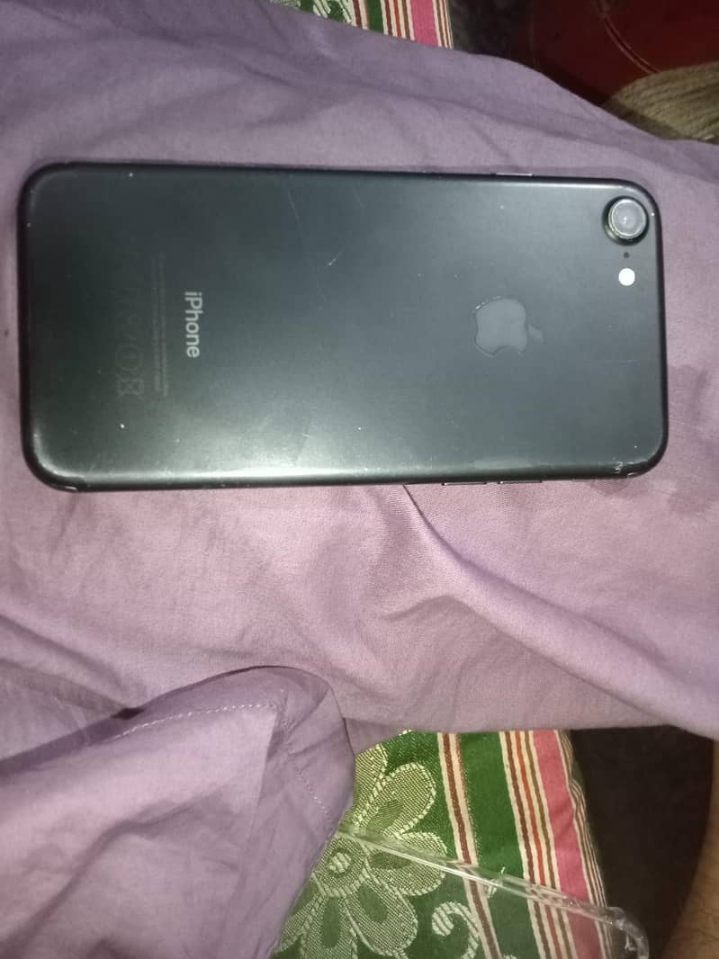 Apple iPhone 7 1