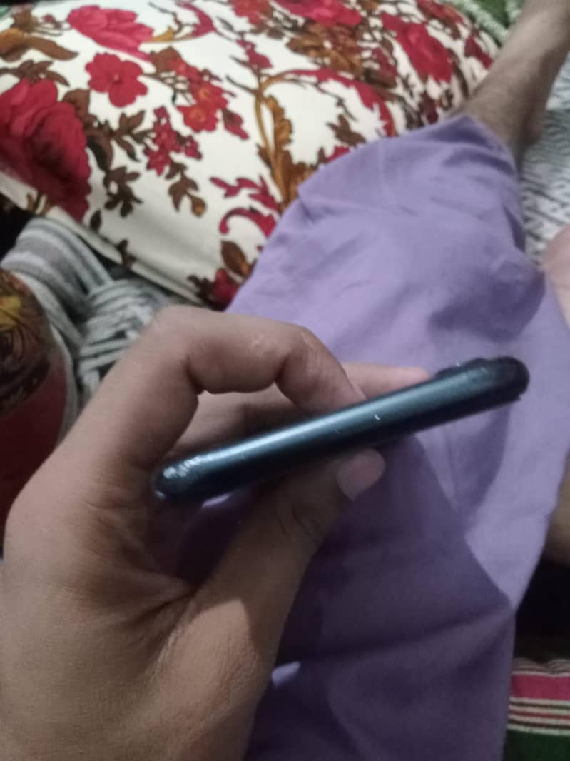 Apple iPhone 7 3
