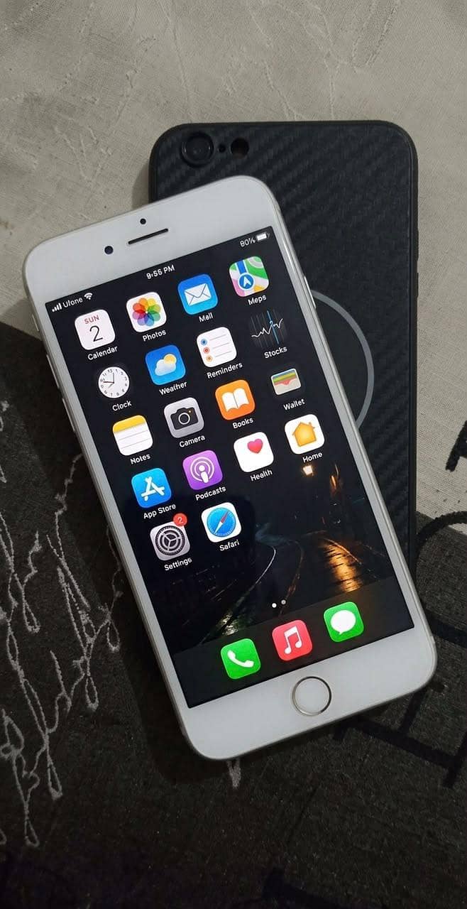 Apple iPhone 6S Plus 2