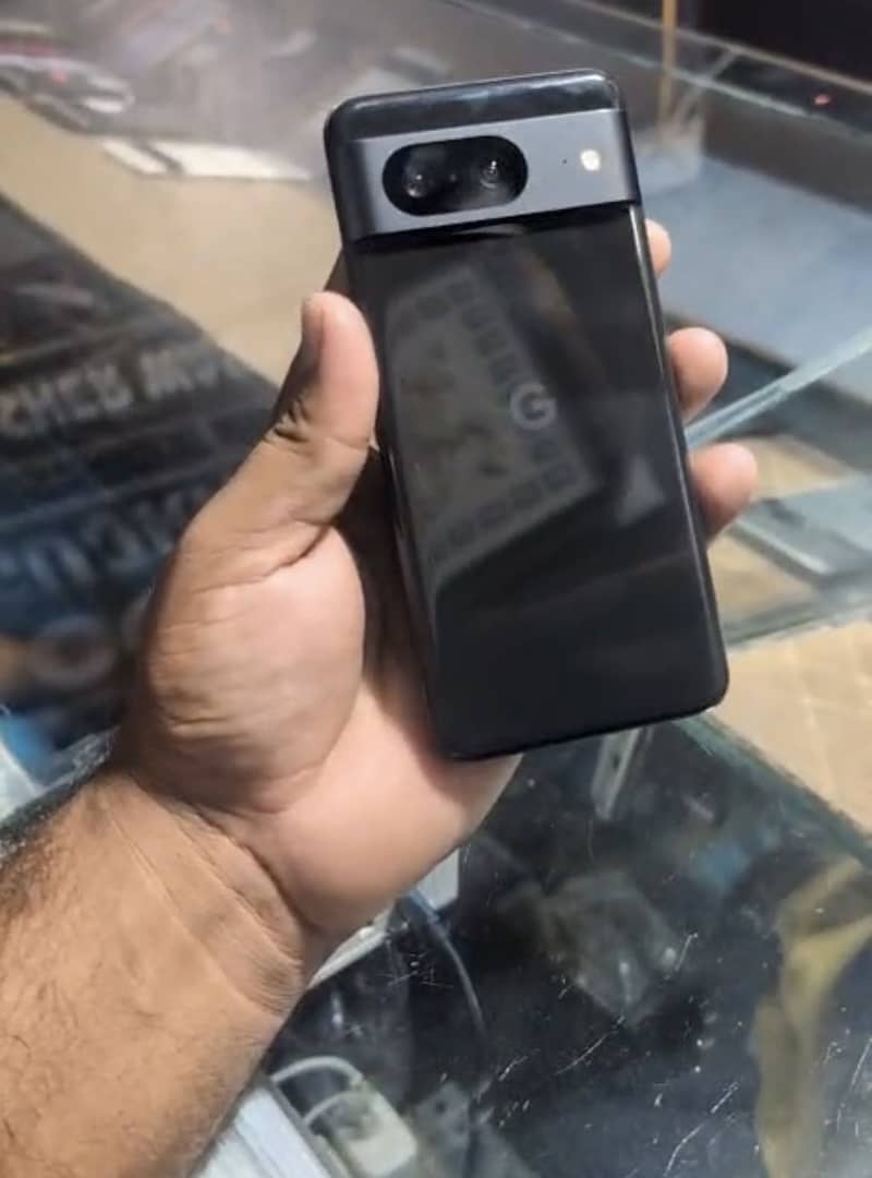 Google Pixel 8 panel line 0