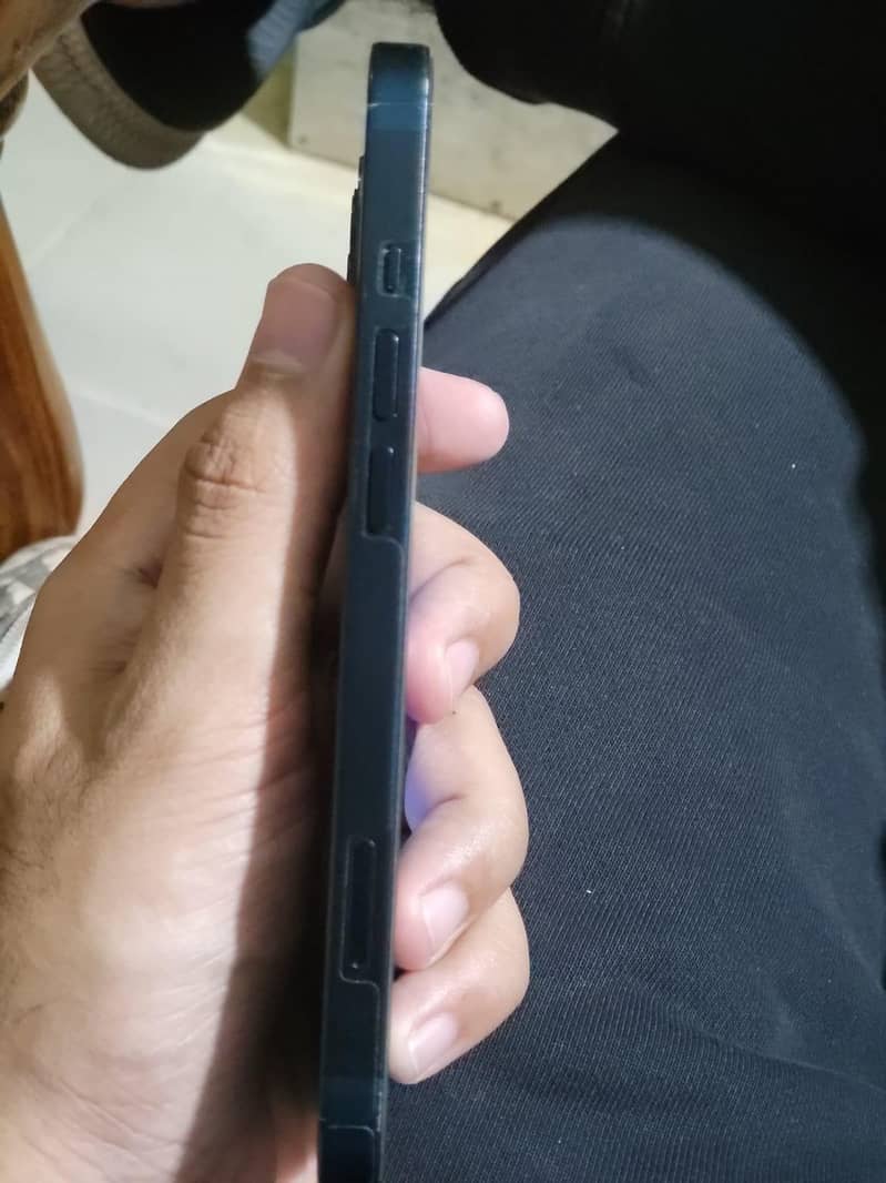 Apple iPhone 13 1