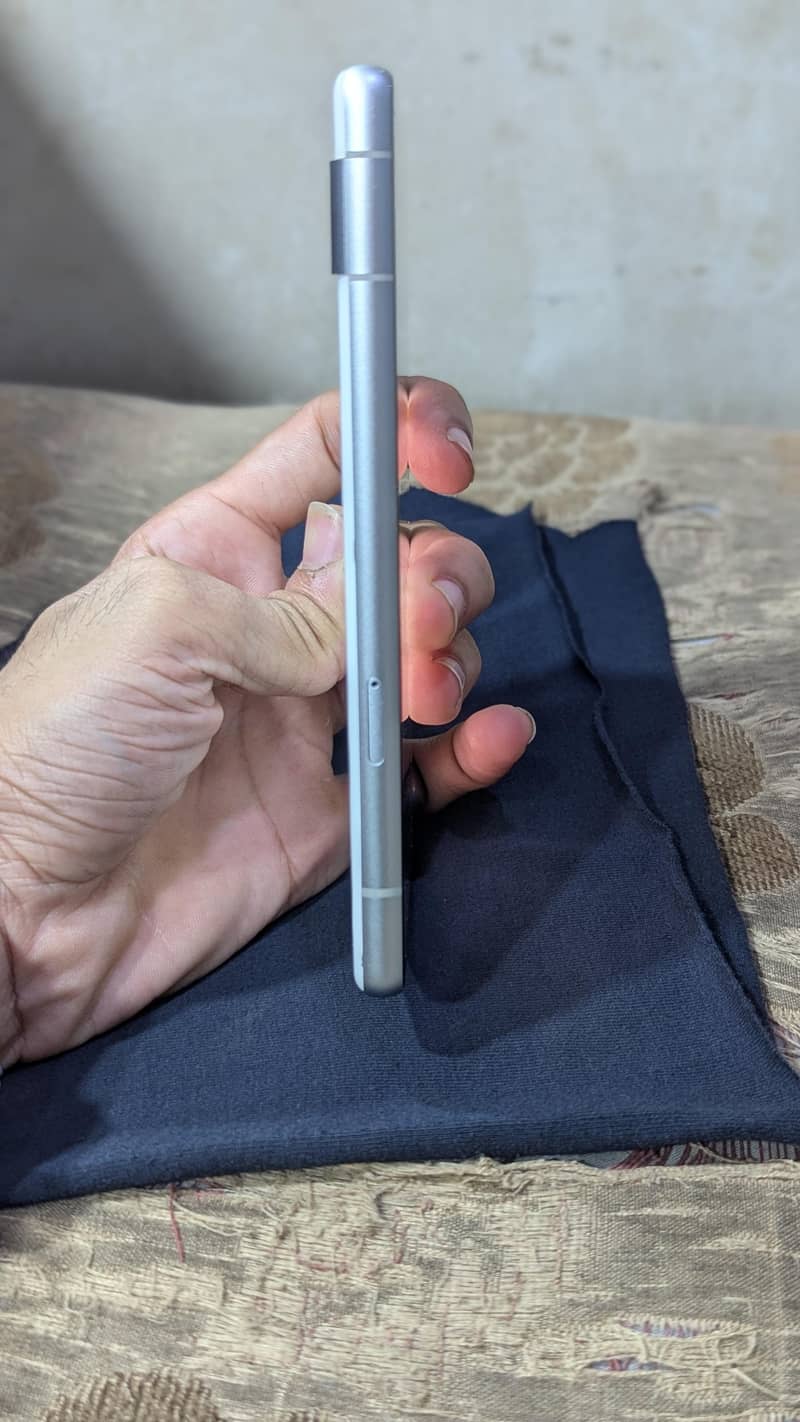 Google Pixel 7a 2