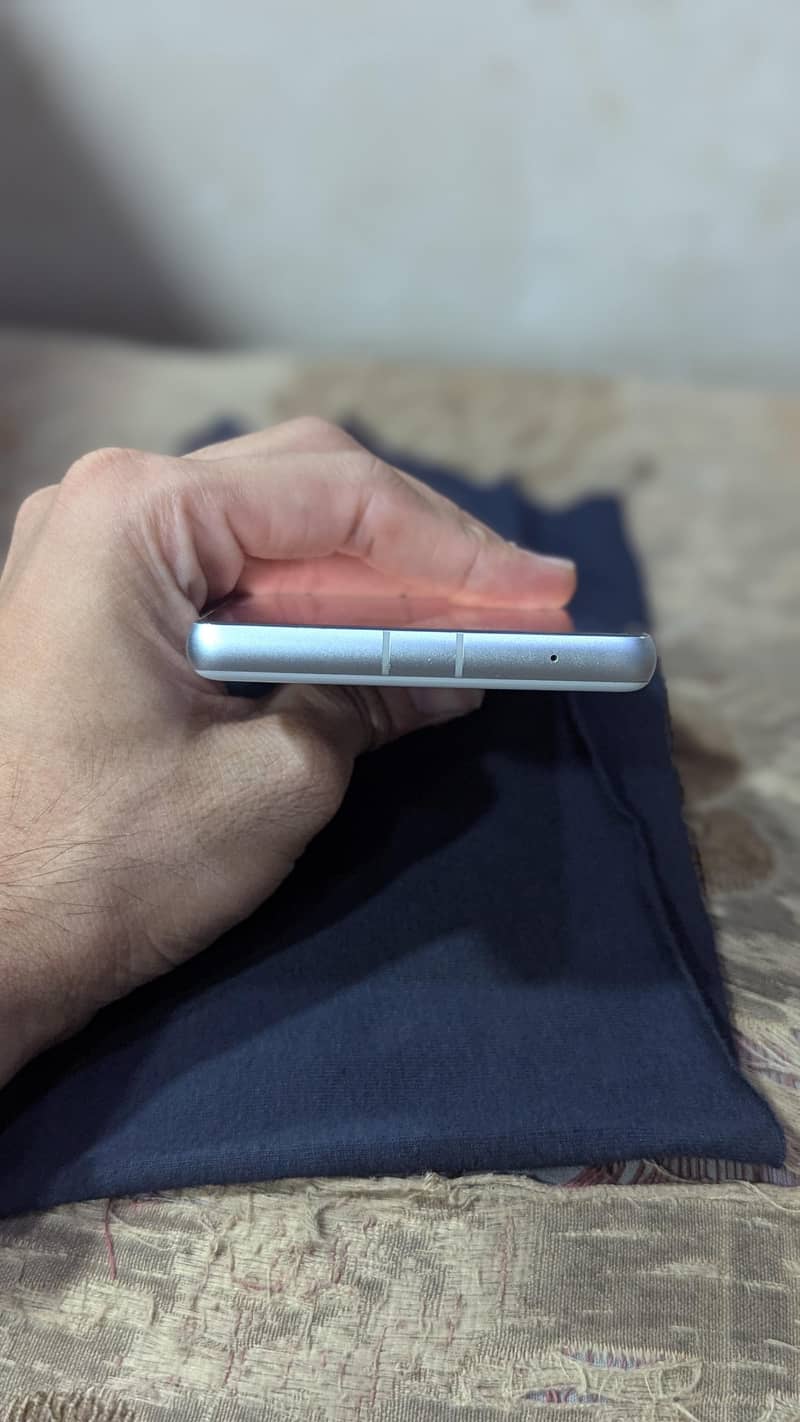 Google Pixel 7a 5