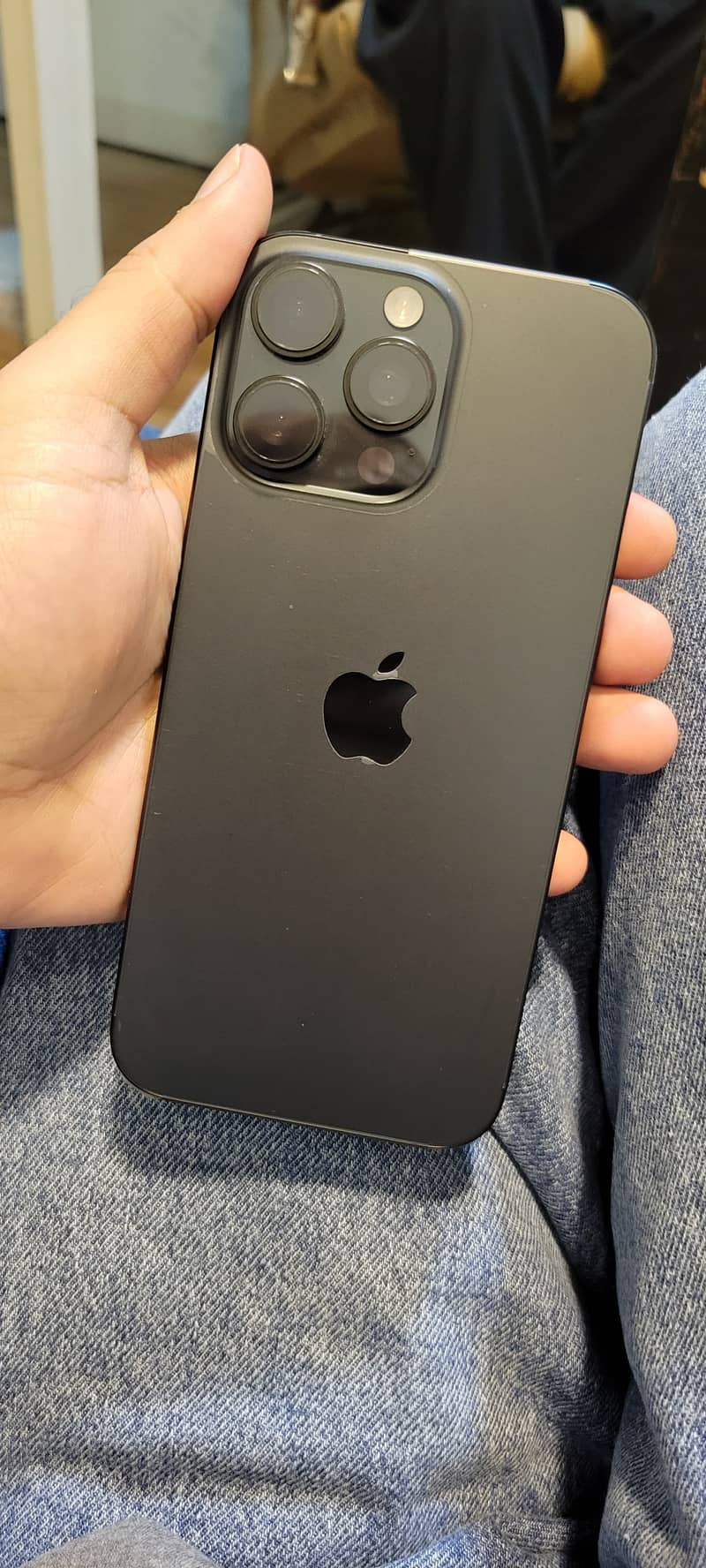 Apple iPhone 16 Pro Max 1