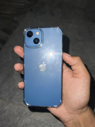 Apple iPhone 13