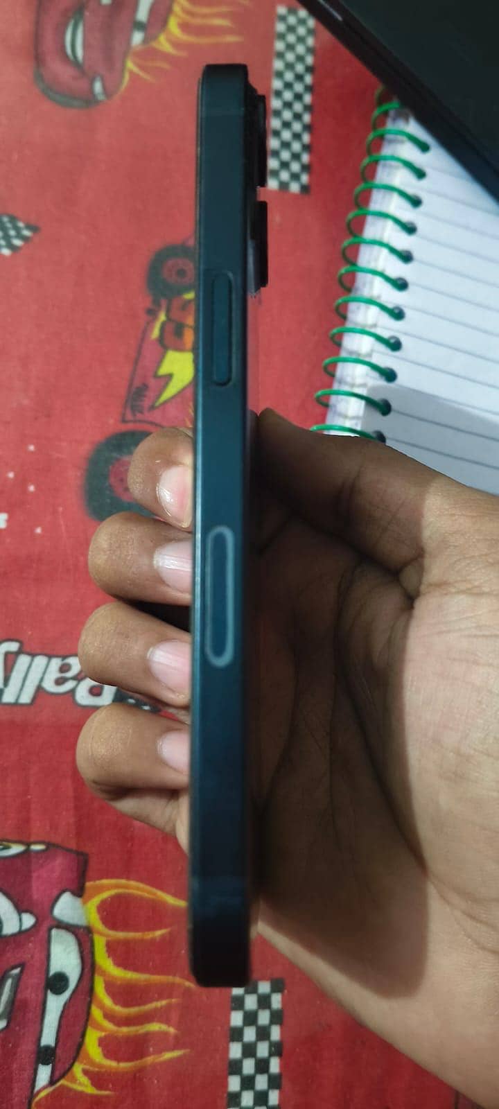 Apple iPhone 13 3