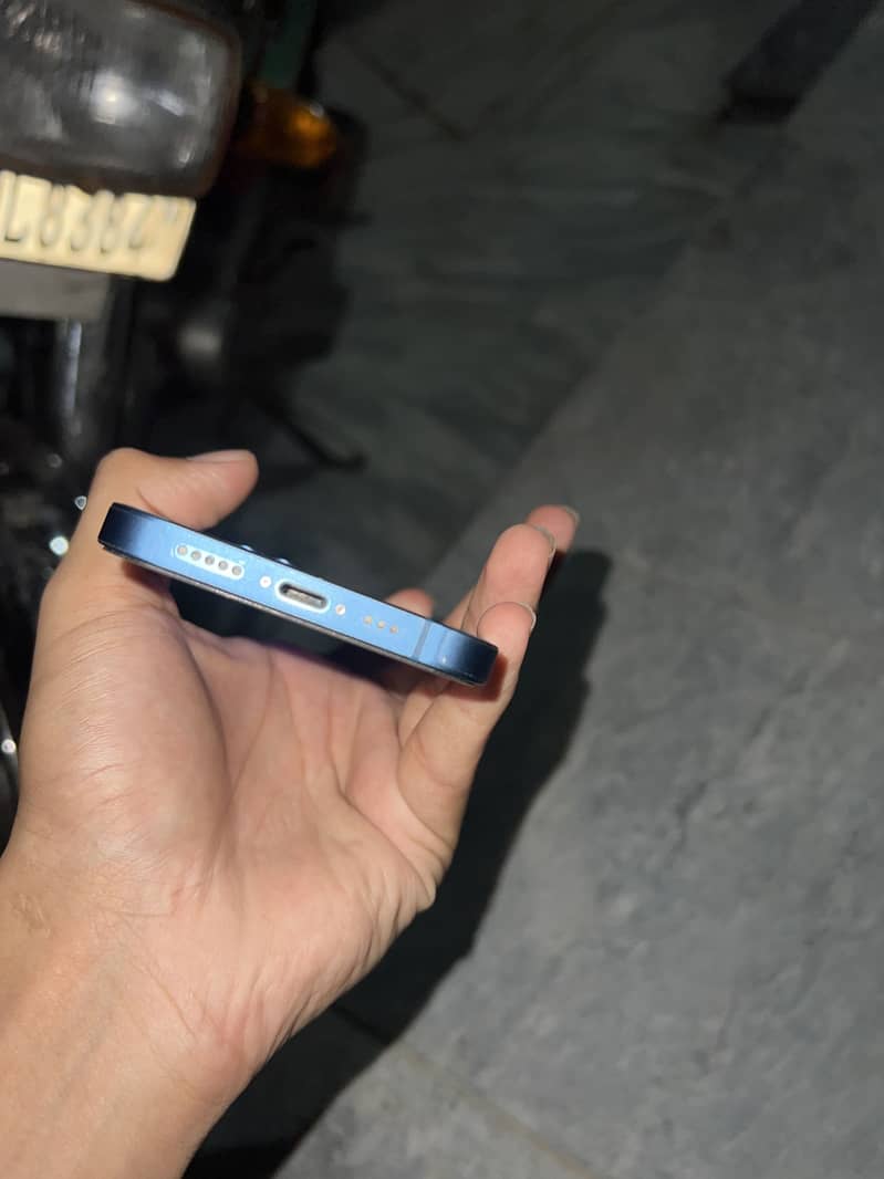 Apple iPhone 13 3