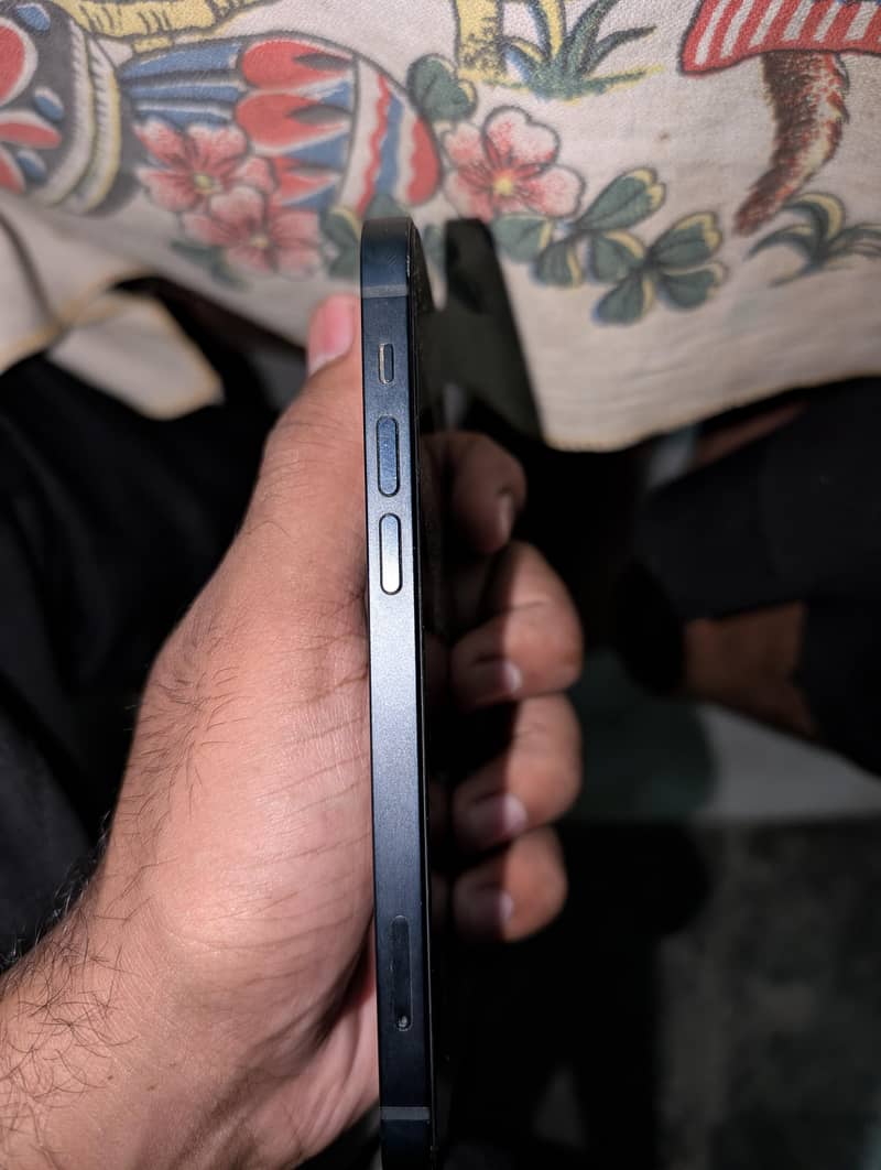 Apple iPhone 12 2