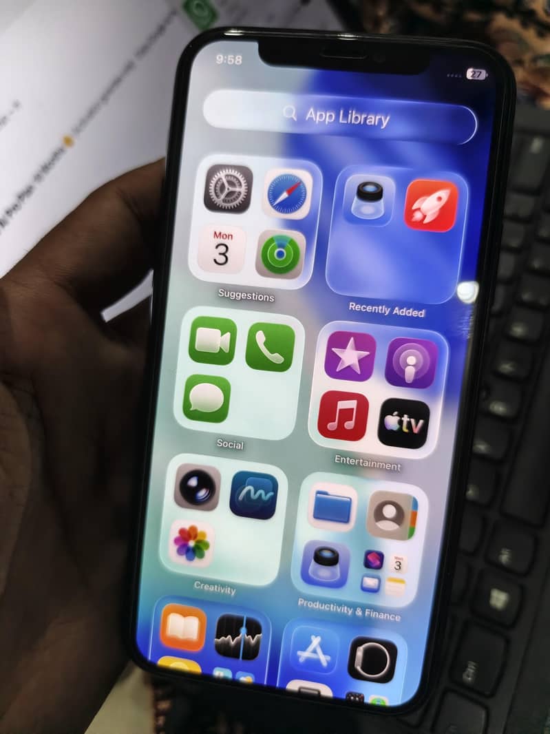 Apple iPhone 11 Pro 1