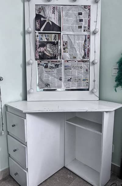 Dressing/Vanity table white