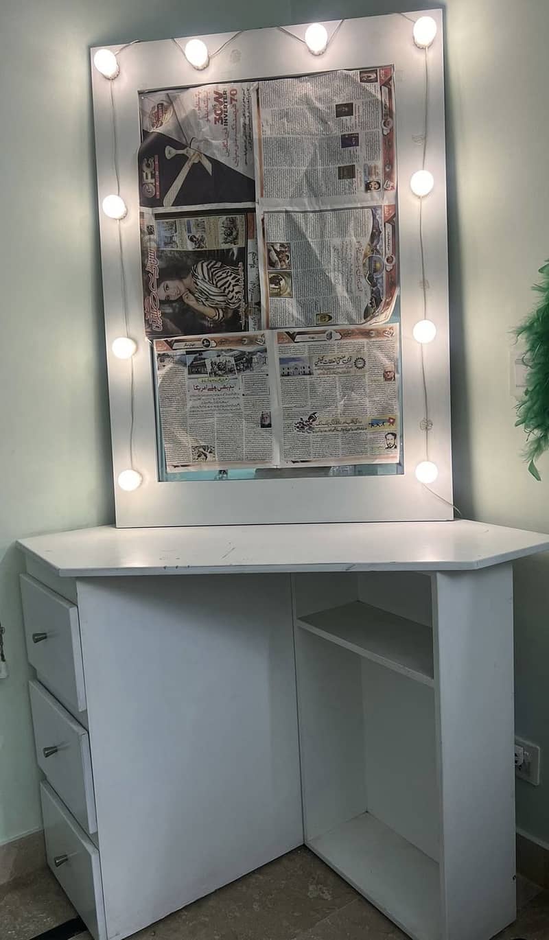 Dressing/Vanity table white 2