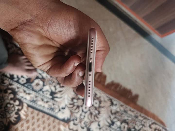 Apple iPhone 7 0