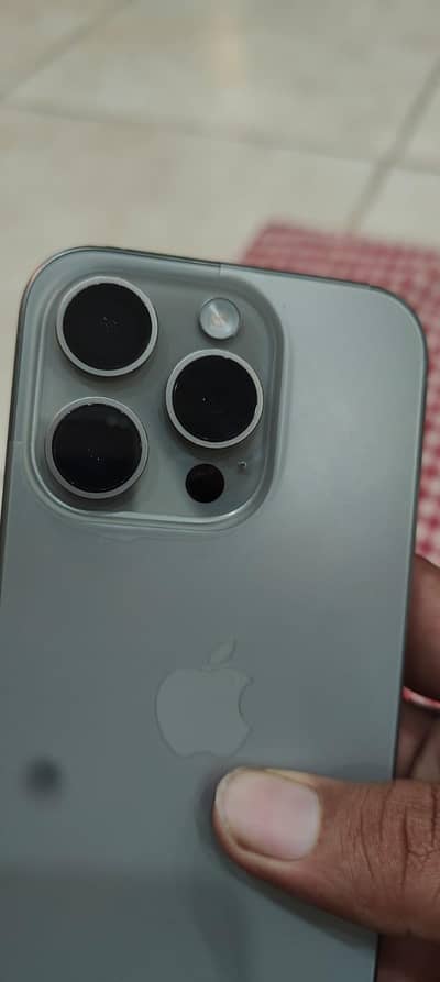 iPhone 15 Pro water pack 10 by 10  icloud locked