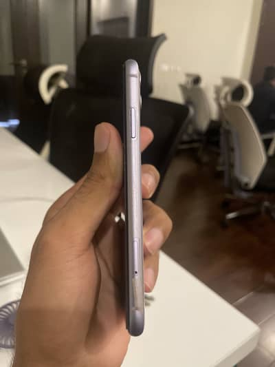 Apple iPhone 11 Jv 0/3/0/4/4/3/7/8/0/1/9