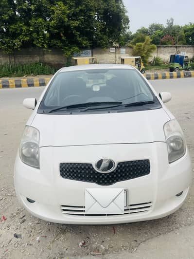 Toyota Vitz 2005 mode 9 reg