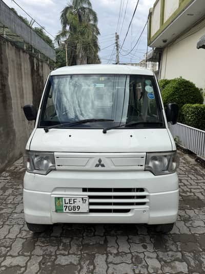Mitsubishi Minicab Bravo 2012