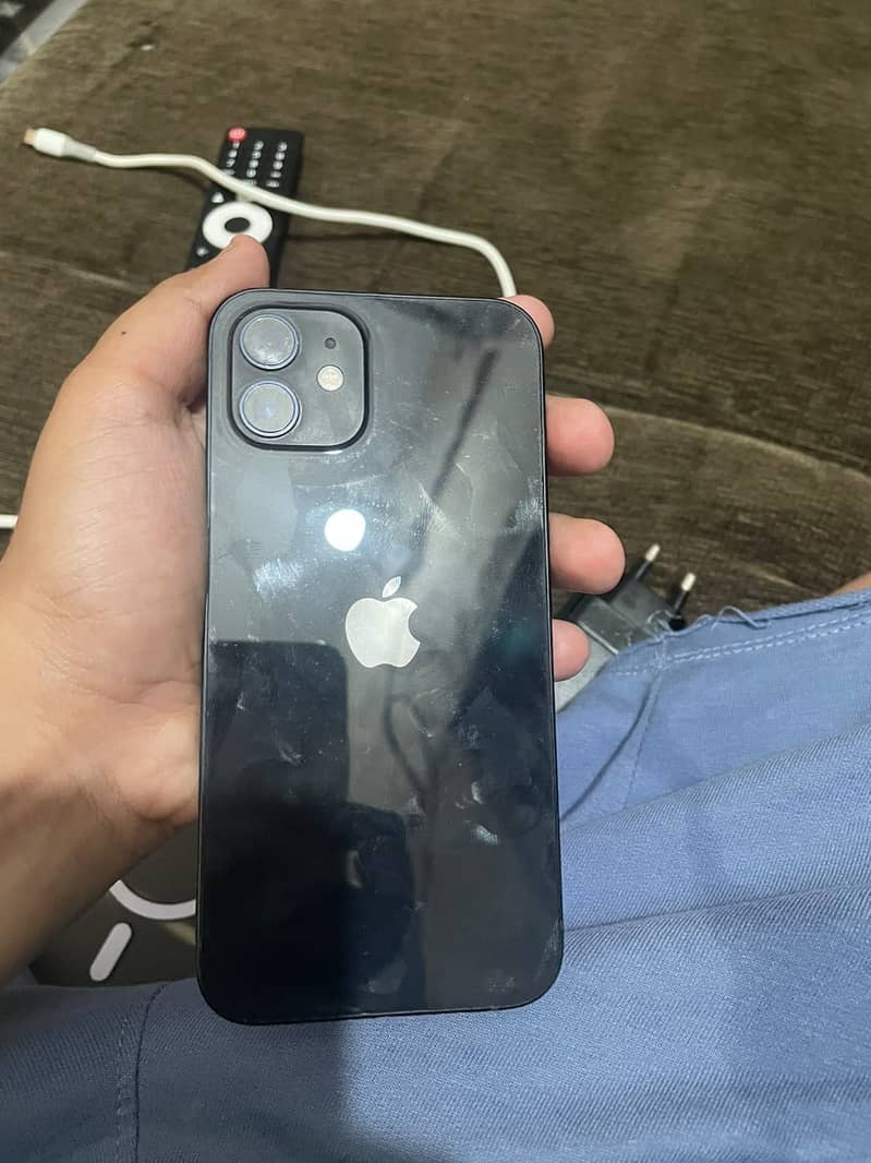 Apple iPhone 12 11