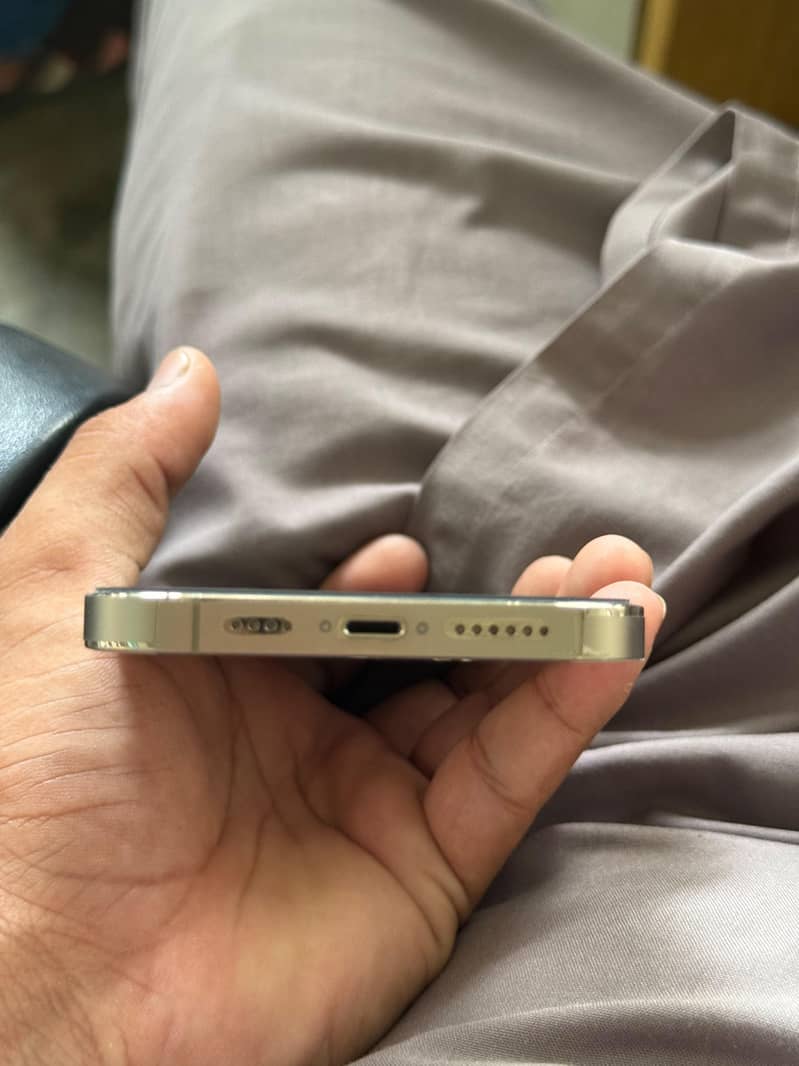 Apple iPhone 14 Pro Max 1