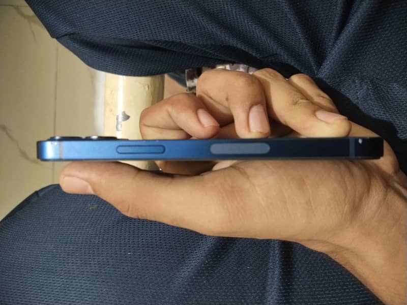 iPhone 12 mini 3