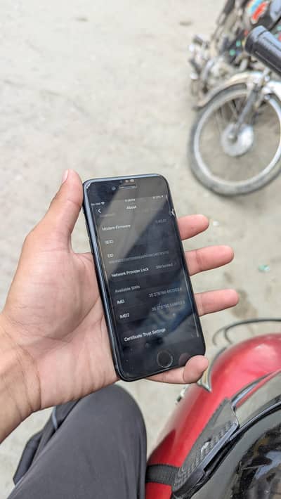 Apple iPhone SE