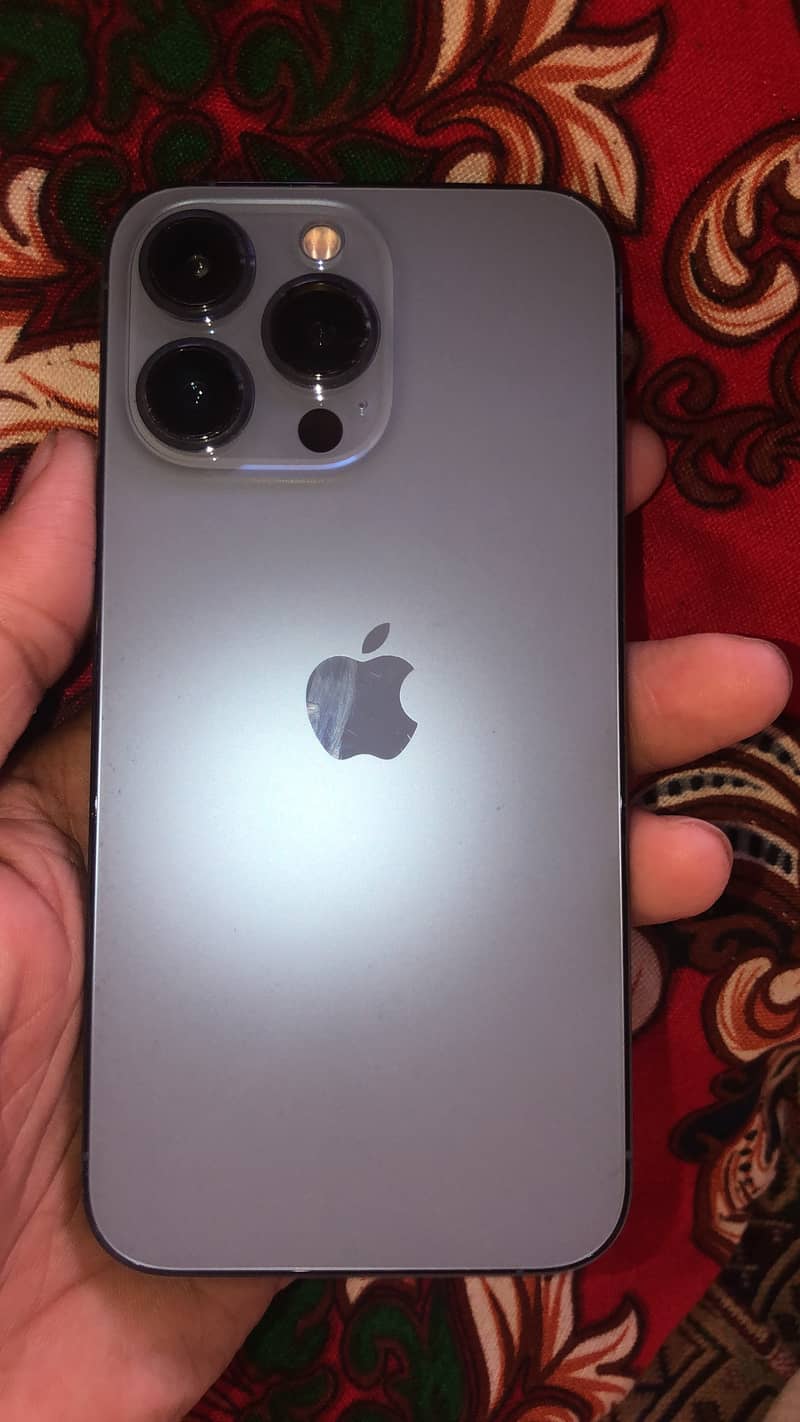 Apple iPhone 13 Pro 1