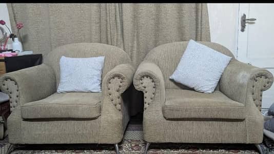 1 Seater Sofa Set (3+1+1) – Excellent Condition
