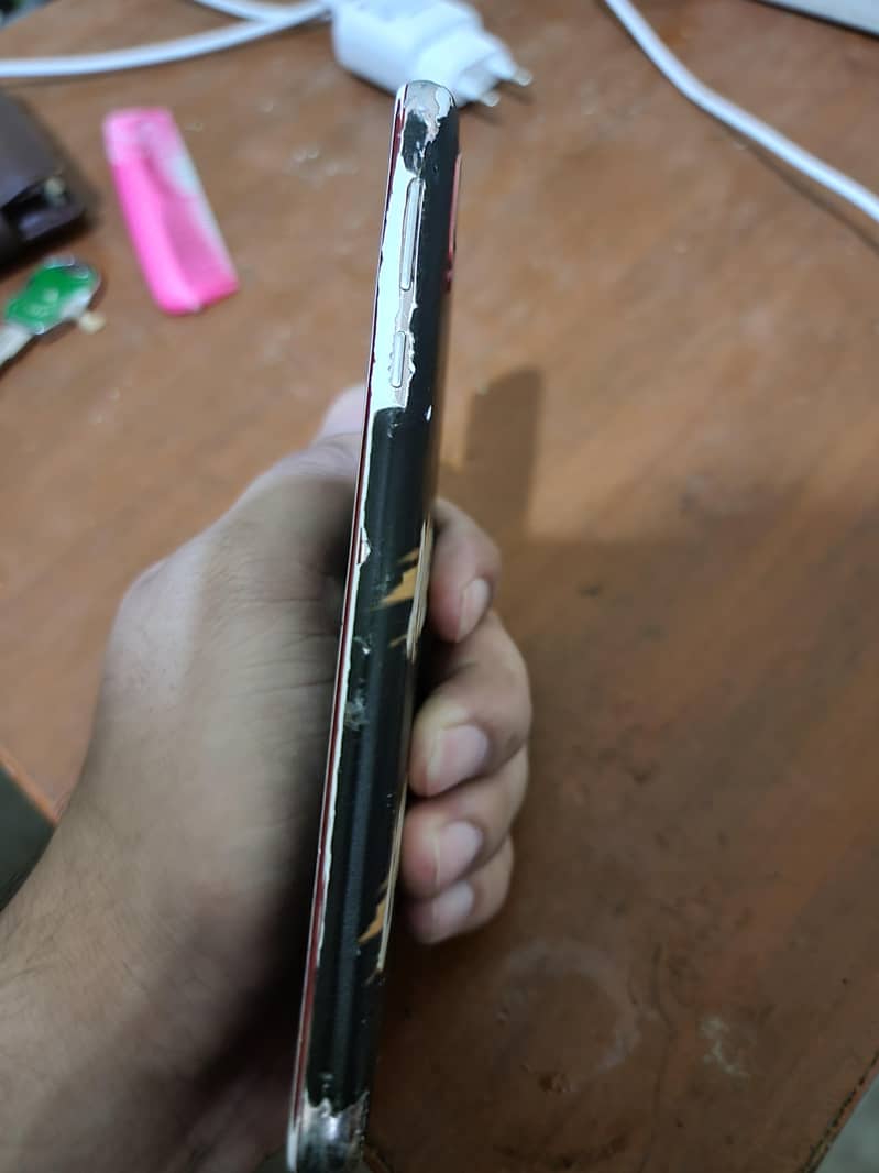 Sharp Aquos R2 2